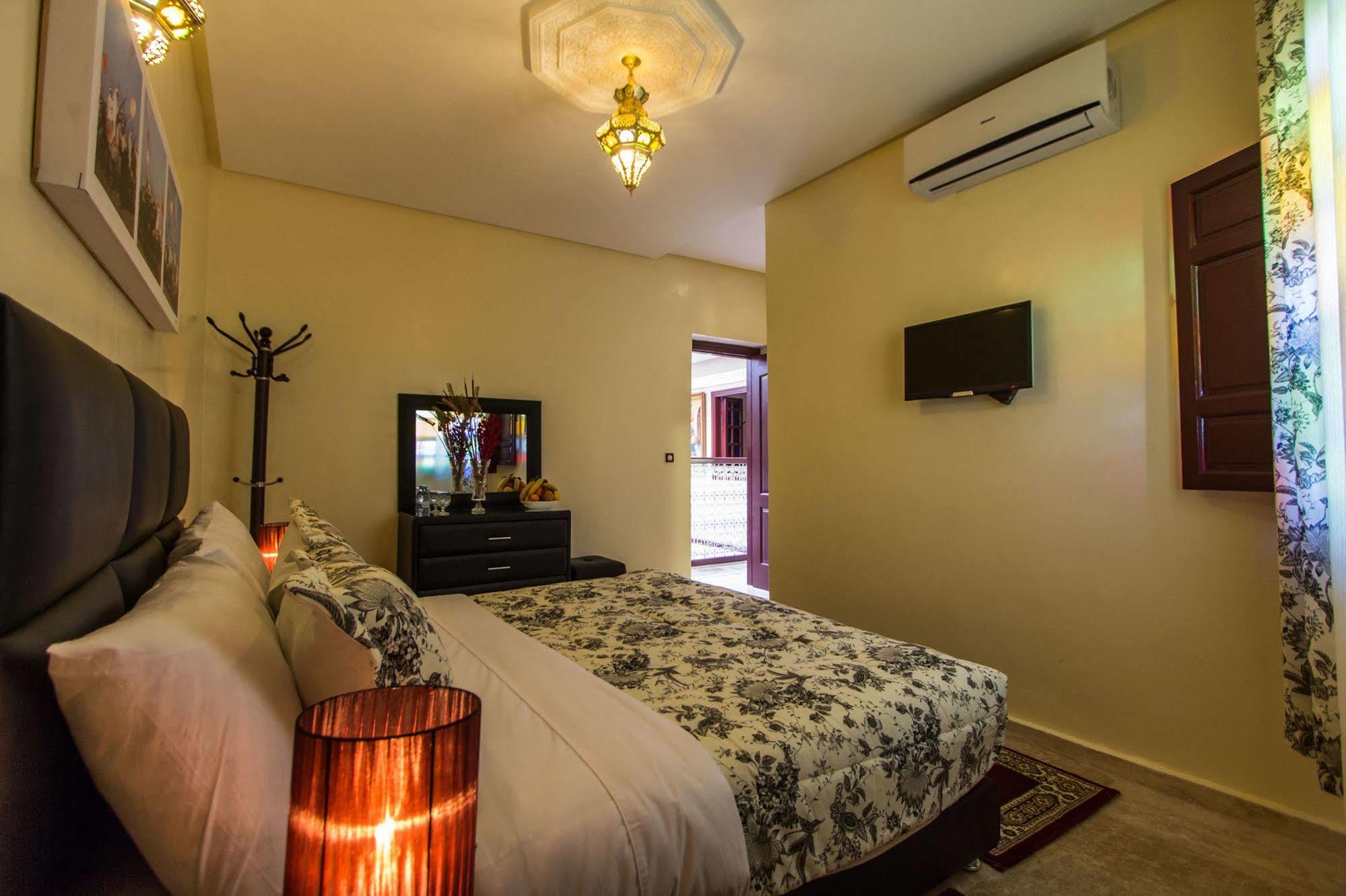 Hotel Blue Sky Fez Buitenkant foto